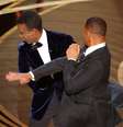 Will Smith dá um soco em Chris Rock durante Oscar 2022  Foto: Reuters