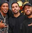 Ronaldinho e Neymar com o chef Abdelhedi  Foto: Reprodução