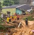 Busca por desaparecidos após deslizamento no bairro Monsuaba, em Angra dos Reis  Foto: Defesa Civil/Divulgação