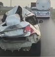 Carro é flagrado rodando completamente destruído  Foto: Reprodução/Instagram