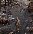 Em meio à destruição, as minas ameaçam a vida dos soldados, das esquipes de trabalho humanitário e dos moradores sobreviventes.  Foto: DW / Deutsche Welle