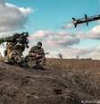 Mísseis antitanque Javelin estão entre os armamentos enviados pelos Estados Unidos à Ucrânia até o momento  Foto: DW / Deutsche Welle