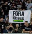 Fotógrafo registrou protesto contra o mandatário pouco antes de desfile da Gaviões da Fiel   Foto: Bruno Encolastico