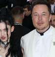A cantora Grimes e o empresário Elon Musk em baile de gala em Nova York  Foto: Getty Images / BBC News Brasil
