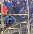 Torcedor da Universidad Católica imita macaco em direção aos rubro-negros  Foto: Twitter/ @PaparazzoRN / Estadão