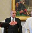 Vladimir Putin e papa Francisco durante encontro no Vaticano, em julho de 2019  Foto: EPA / Ansa - Brasil