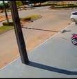 Motociclista é arremessado de moto e sai andando no MT  Foto: Reprodução