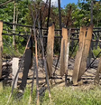 Cabana Yanomami queimada na comunidade de Aracaçá, onde as três indígenas foram raptadas por garimpeiros  Foto: Condisi-YY/Divulgação