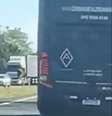 Vídeo mostra ônibus de dupla sertaneja em alta velocidade; veja  Foto: Reprodução/Twitter