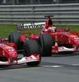 Schumacher e Barrichello na chegada do GP da Austria de 2002  Foto: Legendary F1 / Twitter
