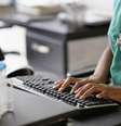 Os Estados Unidos encerraram o mês de março com 11,5 milhões de vagas de emprego abertas - o maior número já registrado na história do país  Foto: Getty Images / BBC News Brasil