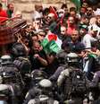 Confronto marca funeral de jornalista morta na Cisjordânia  Foto: Ammar Awad
