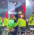 Adriano dançou com Joelma na apresentação da canção "Rei da Festa", single lançado em abril  Foto: Reprodução GShow