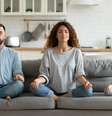 Parte indispensável da rotina de muitos, não há idade para começar a meditar  Foto: Fizkes  / Adobe Stock