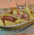 Guia da Cozinha - Receita de batata assada no forno com linguiça  Foto: Guia da Cozinha