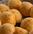 Guia da Cozinha - Pão de queijo vegano: a receita perfeita para acompanhar o cafezinho  Foto: Guia da Cozinha