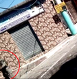 Frame mostra policial segundos antes de realizar disparo flagrado por vídeo  Foto: Reprodução