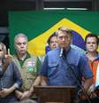 Jair Bolsonaro durante declaração à imprensa  Foto: Clauber Cleber Caetano/PR