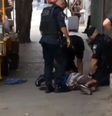 Guarda civil de SP coloca joelho no pescoço de homem negro  Foto: Reprodução/Redes Sociais