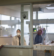 Paciente de covid-19 é tratado no Hospital Emilio Ribas, em São Paulo. Internações por coronavírus na capital aumentaram mais de 250% no último mês  Foto: WERTHER SANTANA/ESTADÃO - 22/12/2020