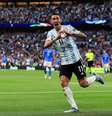 Di Maria comemora após marcar gol na partida entre Itália e Argentina pela Finalíssima 2022   Foto: John Patrick Fletcher /  