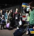 Refugiados ucranianos chegam em Amsterdã  Foto: EPA / Ansa - Brasil