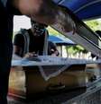 Família no enterro de Gabrielle Ferreira da Cunha, morta por uma bala perdida no Rio durante a 2.ª operação policial mais letal na história do Estado  Foto: Reuters