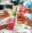 O Happy Hour da The School of Life pretende arrecadar fundos para ONG Casa 1, que acolhe jovens LGBT+  Foto:  Pixabay/ bridgesward