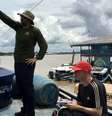 Bruno Pereira e Dom Phillips em foto de 2018; ambos estão desparecidos há mais de uma semana na Amazônia  Foto: Gary Calton/The Guardian/Observer / BBC News Brasil