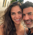  Edu Guedes vive romance com a repórter do Faustão Jaque Ciocci  Foto: Instagram/@jaqueciocci / Reprodução