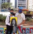 Artista com dezenas de quadros na Avenida Paulista @Reprodução/Instagram  Foto: Agência Mural