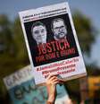"Junte-se a nós para exigirmos Justiça para Bruno e Dom, Fora Xavier e sua gestão anti-indígena e anti-indigenista, e uma Funai que proteja os povos indígenas!"  Foto: Reuters