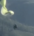 Mulher cai durante voo de paraglider em Santo Antônio do Pinhal, SP  Foto: Reprodução / TECLA SAP Comunicação/Facebook
