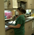 Funcionárias ligam para pacientes para cancelar abortos  Foto: BBC News Brasil