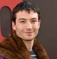 Ezra Miller é acusado de assediar mulher na Alemanha: 'Me senti totalmente insegura'  Foto: Popline