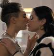 Cara Delevingne é o interesse romântico de Selena Gomez em 'Only Murders in the Building'   Foto: Divulgação/Star+ / Pipoca Moderna