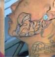 Pepê, dupla de Neném, tatuou os nomes dos filhos no rosto e se arrependeu.  Foto: Instagram/pepe.oficiall_ e RedeTV! / Estadão