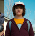 Mateus Aquino viralizou por parecer com Gaten Matarazzo  Foto: TikTok/@mateusdustin e Netflix