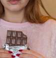 Até mesmo o chocolate amargo pode causar acne  Foto: Shutterstock / Alto Astral