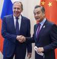 Lavrov e Wang se reuniram em Bali  Foto: EPA / Ansa - Brasil