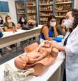 A partir do 7º semestre, currículo do Einstein oferece Biomecatrônica e Robótica, Engenharia de Células e Tecidos, Nanobiotecnologia e IA  Foto: Einstein / Divulgação / Estadão