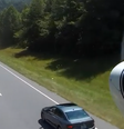 Avião faz pouso de emergência em rodovia dos EUA  Foto: Reprodução / Swain County Sheriff's Office/Facebook