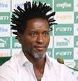 'É uma pena que Neymar tenha acordado tarde em sua carreira', diz Zé Roberto  Foto: Lance!