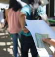 Fila para título de eleitor  Foto: Agência Brasil / BBC News Brasil