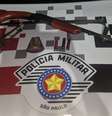PM encontrou duas armas na casa do pai  Foto: Divulgação/Polícia Militar
