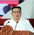 Kim disse que as ameaças nucleares dos EUA exigem que a Coreia do Norte cumpra a "tarefa histórica urgente" de fortalecer sua defesa  Foto: Reuters / BBC News Brasil