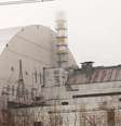 Reator de Chernobyl coberto por um "sarcófago" de concreto e ferro (Imagem: Reprodução/antonpetrus/envato)  Foto: Canaltech