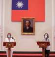 Nancy Pelosi e Tsai Ing-wen durante coletiva conjunta em Taipei  Foto: EPA / Ansa - Brasil