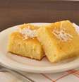 Guia da Cozinha - Bolo de mandioca crua com coco simples  Foto: Guia da Cozinha