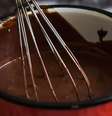 Guia da Cozinha - Chocolate sem erro: aprenda os pontos da ganache e receitas diferentes  Foto: Guia da Cozinha